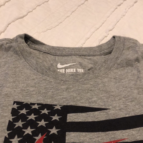 Nike Athletic Fit Flag Shirt Mens Size M - Picture 4 of 9